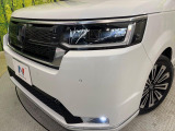 【シーケンシャルターンランプ付きLEDヘッドライト】人気の『流れるウィンカー』付きのLEDヘッドライトを装備♪高級感はもちろん、点灯時は存在感たっぷりで他車からも認識されやすく安心です。
