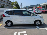 両側電動スライドドア付き。子供の送り迎えや買い物時にワンタッチでドアが開く便利さを一度ご体感ください。