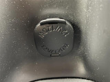 【シガーソケット(アクセサリーソケット)】車内で利用する電気製品の電源として広く利用できます!アダプターを入れることで、スマートフォンの充電なども可能です!