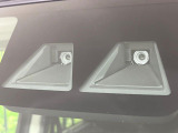 【スマートアシスト】走行中に前方の車両等を認識し、衝突しそうな時は警報とブレーキで衝突回避と被害軽減をアシスト。より安全にドライブをお楽しみいただけます。