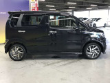 エンジンルーム、室内、クリーニング済みです。厳選したお車を屋内展示場にて展示中☆車両品質には自信がございます!ぜひ一度ご来店ください!!
