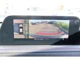 バックモニター付ですので、車庫入れも駐車もラクラクです。