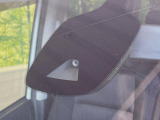 【エマージェンシーブレーキ】走行中に前方の車両等を認識し、衝突しそうな時は警報とブレーキで衝突回避と被害軽減をアシスト。より安全にドライブをお楽しみいただけます。