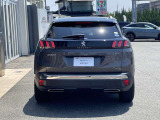 ご連絡は電話096-324-8855、メールはpeugeot@adelcars.co.jp