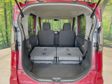 普段のお買い物や通勤、送迎等に十分な荷室スペースを確保しております。セカンドシートを倒すと、大きな荷物の積載も可能です♪