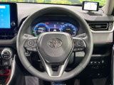 【純正革巻きステアリング】上質な革を使用することで、手にしっかり馴染みとても運転しやすいハンドルです♪