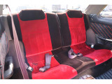 室内も充分・年式以上に綺麗です!更にスタッフが真心込めて納車の清掃や準備をします!(気になる方には別途ルームクリーニング・革調カバー販売など)対応できます。