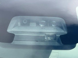【スズキ セーフティサポート】走行中に前方の車両等を認識し、衝突しそうな時は警報とブレーキで衝突回避と被害軽減をアシスト。より安全にドライブをお楽しみいただけます。