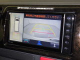 バックモニターも装備しております。バックギアに入れるとナビ画面に車の後方が映し出されます。これで後方確認も安心!