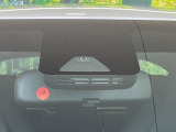 【トヨタセーフティセンス】走行中に前方の車両等を認識し、衝突しそうな時は警報とブレーキで衝突回避と被害軽減をアシスト。より安全にドライブをお楽しみいただけます。