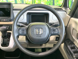 インテリアに合わせたデザインのステアリングは、運転される方のことも考え、運転しやすい形状、大きさです。是非一度、実際に触ってお確かめください。