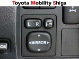 車内からワンタッチでサイドミラーの開閉ができて便利です。