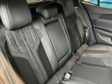 内装クリーニングも施しております。内装の綺麗なお車は気持ちが良くオススメさせていただく1つのポイントになっております。