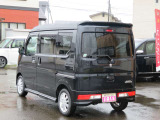後退時もブレーキレーダーサポートが反応します。後退時踏み間違い防止機能付きです。