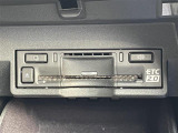 【ETC2.0(DSRC/ITSスポット)】ETCカードを挿入すれば料金所はノンストップで通過できます。ETC限定の割引や、高速道路の情報提供サービスを利用できます。