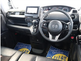 当店では中古車でも残価設定型ローンで乗れます。また当店ではご購入のお車(ガソリン国産車)全て次回お乗り換えまでオイル交換無料となります。