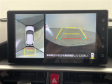 【パノラミックビューモニター】クルマを真上から見下ろした視点で駐車をサポートします!クルマの斜め後ろや真横など、いち早く障害物に気が付くことができます。