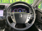【純正革巻きステアリング】上質な革を使用することで、手にしっかり馴染みとても運転しやすいハンドルです♪