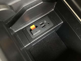 センターコンソール内にUSB端子2個&AUXミニジャック1個 ミュージックプレーヤー接続でお気に入りの音楽を楽しむことが出来ます♪Apple CarPlay 、Android Auto 対応です