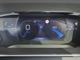 ブルーを基調としたメーターはとても見やすく夜でも視認性がとても良いです。