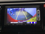 バックモニター付きで、車庫入れやバック時の後方確認をサポート。