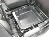 取り出しやすく、しまいやすい収納スペースが満載です。ティッシュやペットボトル等、用途に合わせた収納が可能ですので、使い方はあなた次第!