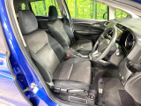 運転席まわりには十分なスペースがあり、大柄な方でもゆったり運転していただける環境です。