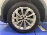純正17インチアルミ!タイヤサイズは215/55R17です