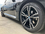 BMW純正アルミホイールです。納車時にはアルミホイールコーティングも承っております!是非ご検討下さいませ。