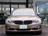 BMW在庫保有台数常時100台以上!ご来店の際はBMW本店(厚木市下荻野140-1)にご来店ください!弊社自慢の全天候型ショールーム!BMW在庫保有台数常時100台以上ございます!