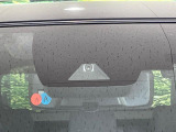 【トヨタセーフティセンス】走行中に前方の車両等を認識し、衝突しそうな時は警報とブレーキで衝突回避と被害軽減をアシスト。より安全にドライブをお楽しみいただけます。