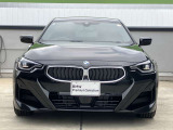 【BMWの伝統】BMWの特徴的な“キドニーグリル”は、80年以上続く伝統の形でございます。変わらないこだわりのデザインが、プレミアムブランド“BMW”を創り出します。