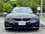 【キドニーグリル】BMWは約90年もの間、ほぼ全ての車両にひと目でBMWだと分かるこの特徴的なフロントグリルが備えられ、デザイン・アイコンとして親しまれてきました。
