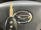 【キーレス】少し離れた場所からでもボタン一つでドアの開錠・施錠ができるのでとっても便利!ドアの鍵穴周りに傷をつけることもありません♪