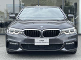 BMWを熟知したメカニックによる、360度の納車前点検。ドイツ本国と同様の教育・訓練を受けたメカニックが徹底的に点検、整備した後にお客様にお引渡しします。
