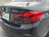 また、BMW正規認定中古車は、エマージェンシーサービスが自動付帯。24時間365日、皆様のカーライフをサポート致します。確かな安心のうえで、「駆けぬける歓び」をご堪能ください。