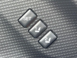 【メモリー機能付きパワーシート】ドライバーごとに設定したシート位置を記憶して、ボタン一つで切り替えできる便利な機能!運転する方が複数名いらっしゃるご家庭におすすめです♪