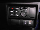【両側パワースライドドア】両側が電動スライドドアになっております。狭い駐車場でのお子様の乗り降りの時などに安心です!