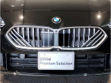 【キドニーグリル】BMWは約90年もの間、ほぼ全ての車両にひと目でBMWだと分かるこの特徴的なフロントグリルが備えられ、デザイン・アイコンとして親しまれてきました。