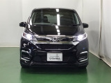 LEDヘッドライトを装備しています。LEDヘッドライトはとても明るく、雨の日や夜間走行も安全・安心です。オートライトコントロール付きで周囲の明るさに応じて自動で点灯・消灯します