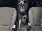 シフトレバーの画像です。MT車になっております