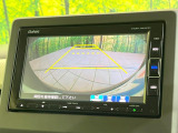 【バックカメラ】駐車時に後方がリアルタイム映像で確認できます。大型商業施設や立体駐車場での駐車時や、夜間のバック時に大活躍!運転スキルに関わらず、今や必須となった装備のひとつです!