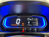 メーターの照明の色でエコドライブをアシスト!大きく見やすい文字で平均燃費等の情報を表示するTFTマルチインフォメーションディスプレイ付きデジタルメーターを採用