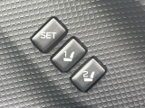 【メモリー機能付きパワーシート】ドライバーごとに設定したシート位置を記憶して、ボタン一つで切り替えできる便利な機能!運転する方が複数名いらっしゃるご家庭におすすめです♪