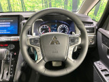【純正革巻きステアリング】上質な革を使用することで、手にしっかり馴染みとても運転しやすいハンドルです♪