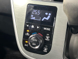 【オートエアコン】一度お好みの温度に設定すれば、車内の温度を検知し風量や温度を自動で調整。暑い…寒い…と何度もスイッチ操作をする必要はありません。快適な車内空間には必須の機能ですね♪