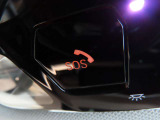 SOSコール/エアバックが展開するような深刻な事故において、自動でSOSコールを発信します。車内で急病人が出るような緊急時は、手動で発信可能です。