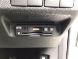 【ETC車載器】もはや必須アイテムのETCを搭載!高速道路のご利用時にとても便利!わずらわしい料金所での現金支払いが不要となりスムーズに通過できます♪