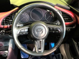 【純正革巻きステアリング】上質な革を使用することで、手にしっかり馴染みとても運転しやすいハンドルです♪