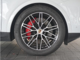 21インチ RS Spyder Design ホイール、アーチ エクステンション(エクステリア同色)付き